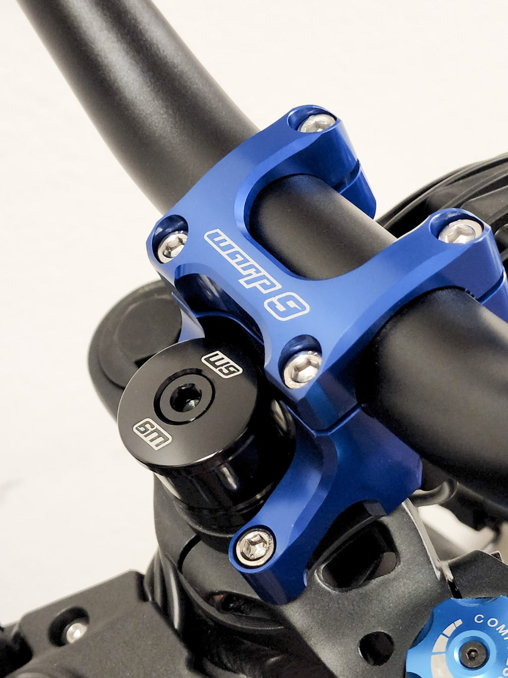 Bar Mount (Collective)