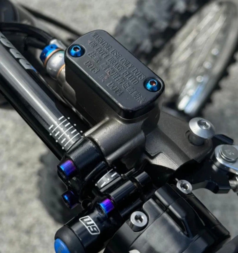 Ultra/Moto brake resovoir titanium(2pc)