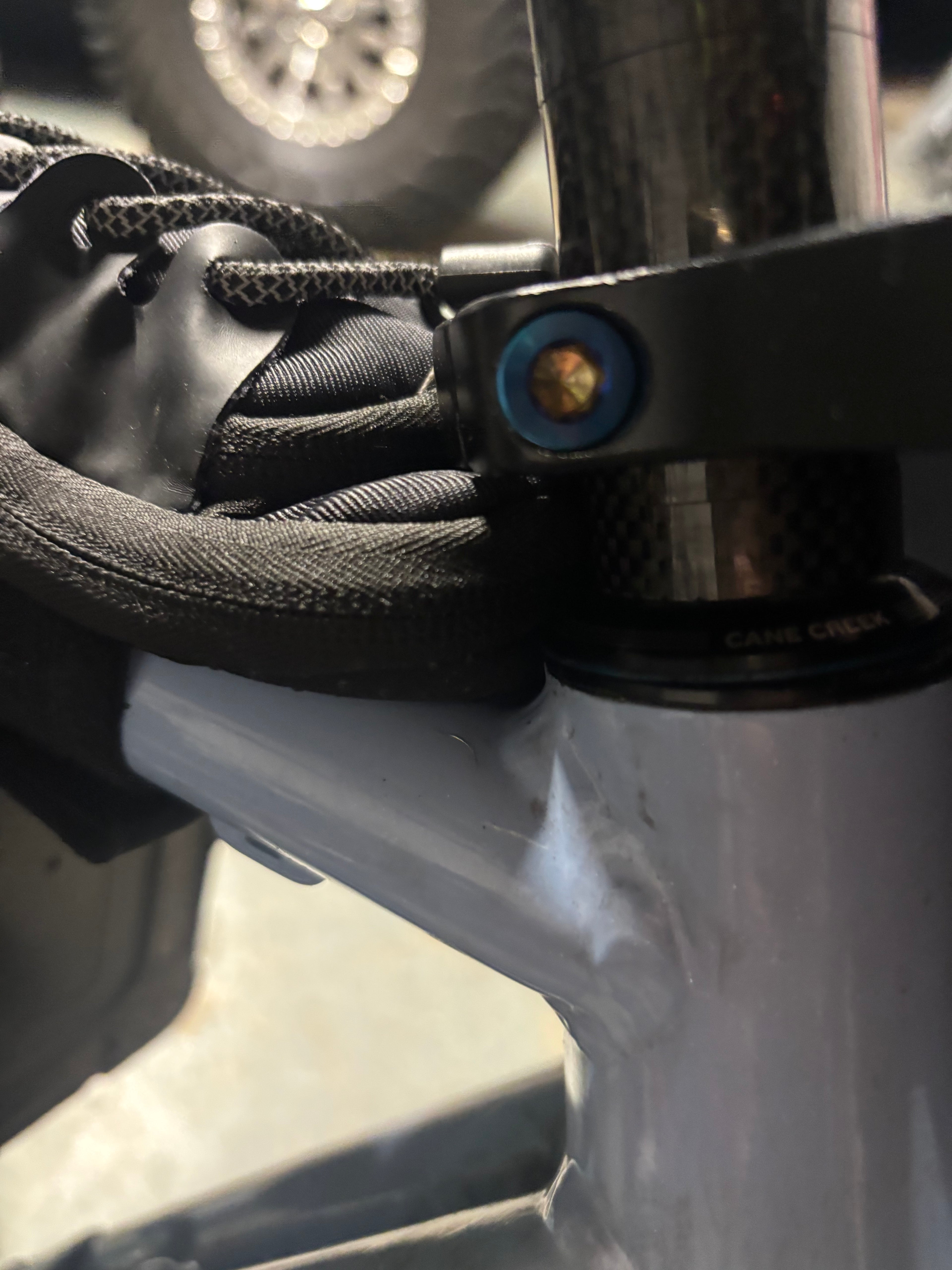 Bucklos locking bolt